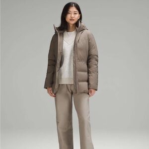 Lululemon StretchSeal Sleet Street Jacket
Nomad